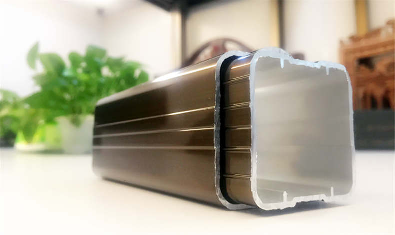 一根加強桿，一個品牌的窗口