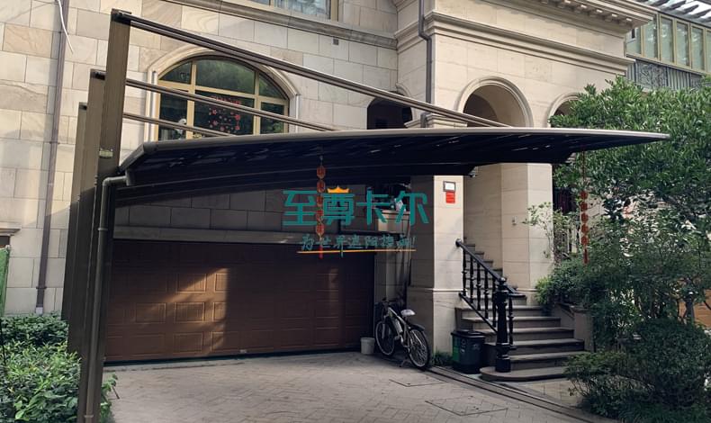別墅鋁合金車棚有哪些優(yōu)勢？